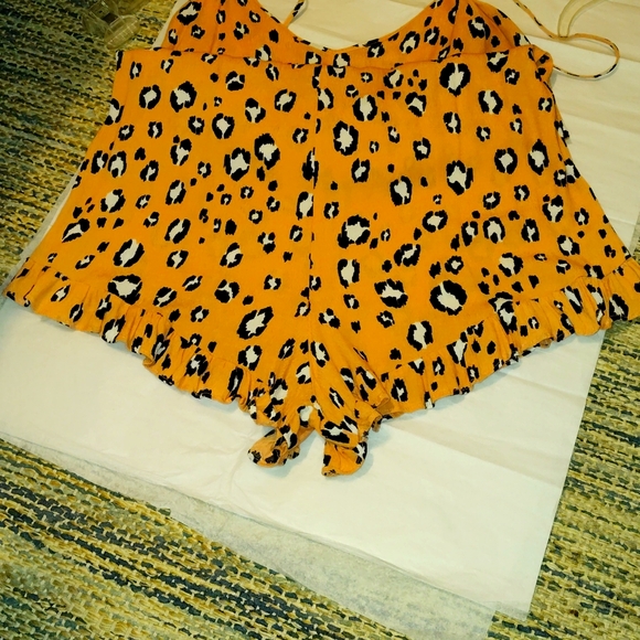 💲5 for$15💲coral Cheetah print spaghetti strap ruffle leg trim v neck romper. - Picture 7 of 10